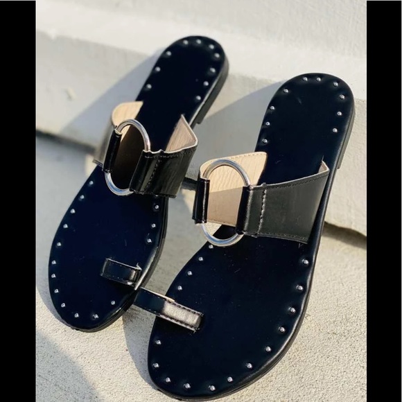 BLACK METAL DECO THONG SANDALS - Picture 5 of 8